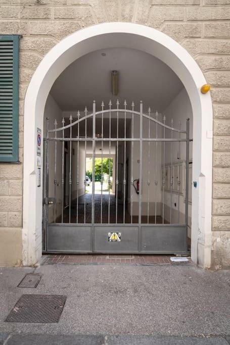 22 Home - Parcheggio Privato - Accogliente - Collegamento Sardegna E Corsica Ливорно Экстерьер фото