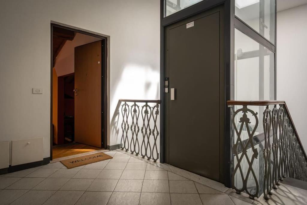 22 Home - Parcheggio Privato - Accogliente - Collegamento Sardegna E Corsica Ливорно Экстерьер фото